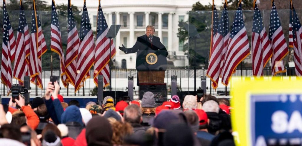 Idiot talking to a crowd of idiots: Donal Trump